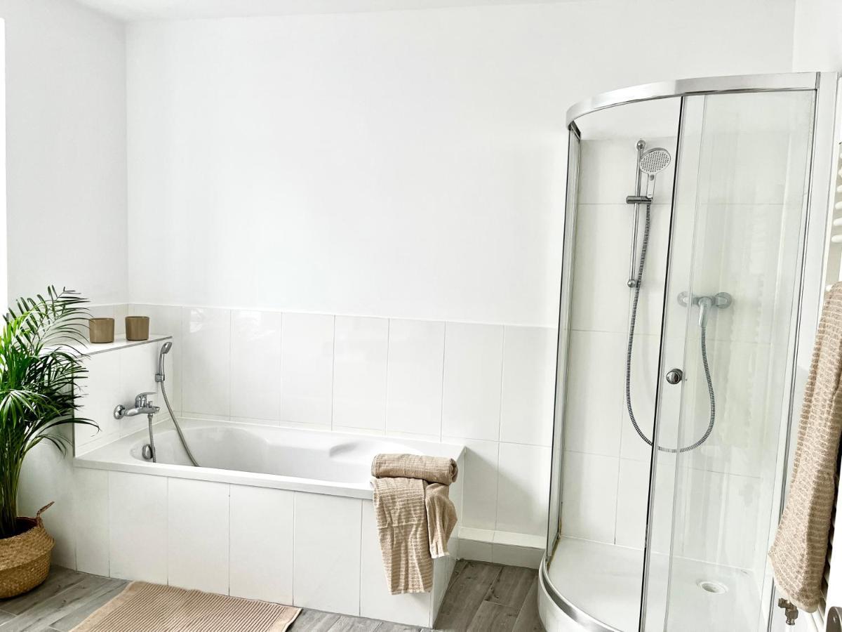 Design Apartment - Parking - Kingsize-Bett - 2X Bad - Zentrum Hannover Exteriör bild